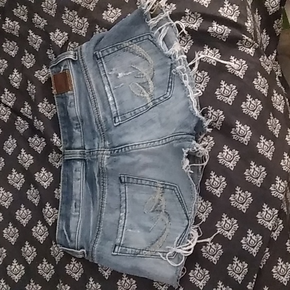 Women's size 0 Express relax jean short shorts - Picture 2 of 4